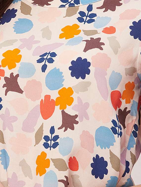 women all over printed regular top - 20508881 -  Standard Image - 4