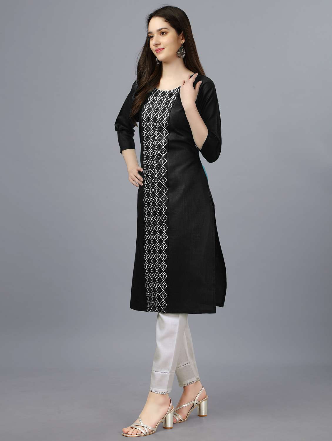 women black round neck straight kurta - 20511156 -  Standard Image - 1