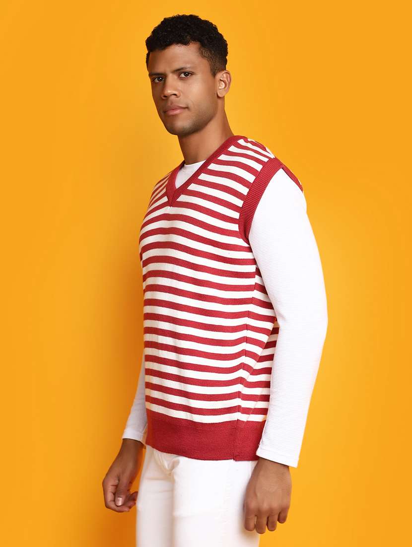 men red & white striped pullover - 20536554 -  Standard Image - 1
