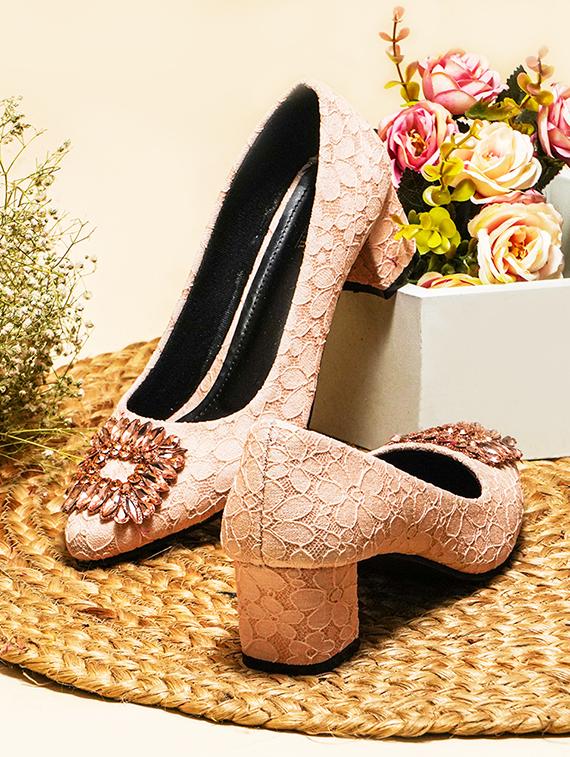 women self design brooch embellished pump heels - 20551546 -  Zoom Image - 0