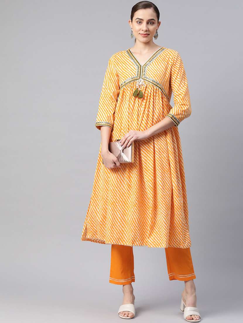 women leheriya print cotton kurta pant set