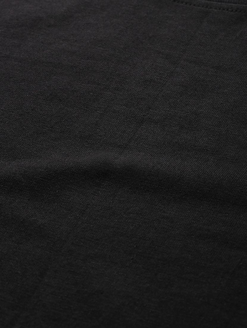 men round neck solid plain t-shirt - 20563547 - Standard Image - 4