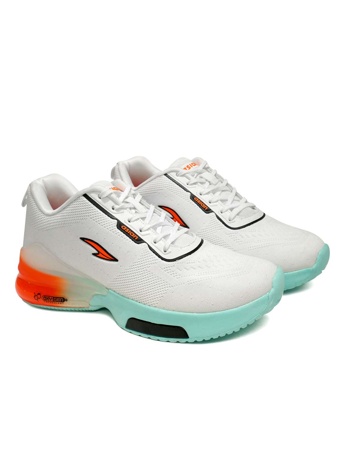 men lace up sport shoes