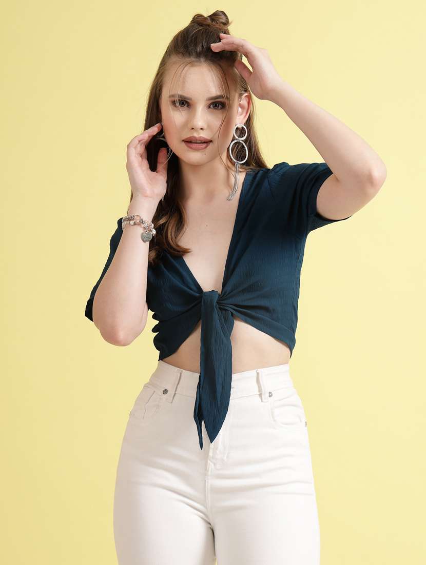 women green solid tie-up neck crop top