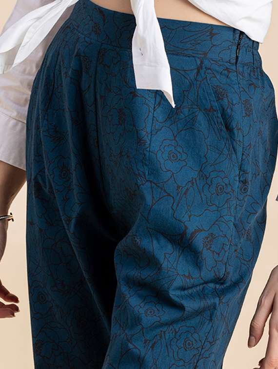 women floral print peg trouser - 20571357 -  Standard Image - 4