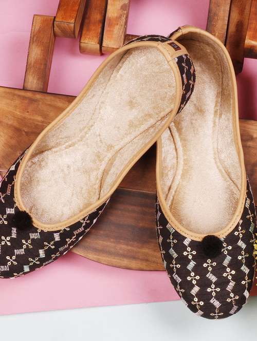 women embroidered slip on mojari - 20572875 - Standard Image - 0