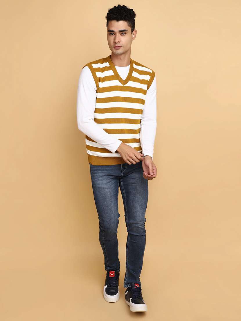 men all over print sleeveless sweatshirt - 20590163 -  Standard Image - 4