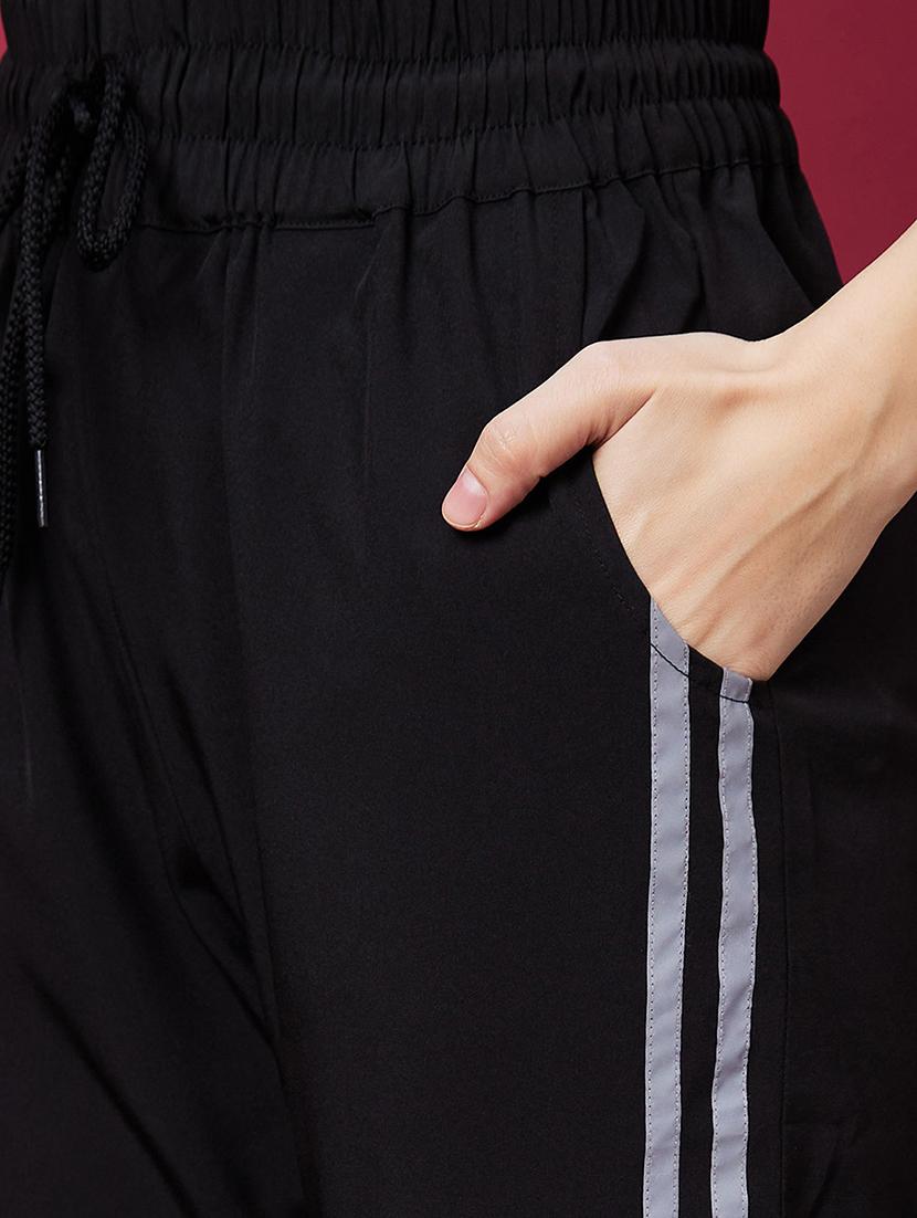 women high rise black solid track pant - 20594207 - Standard Image - 4