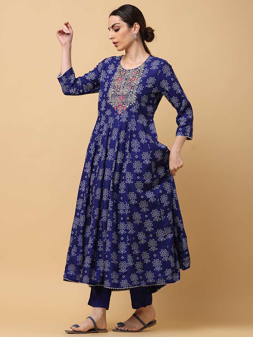 women three quarter sleeve kurta pant with dupatta set - 20598432 -  Standard Image - 1