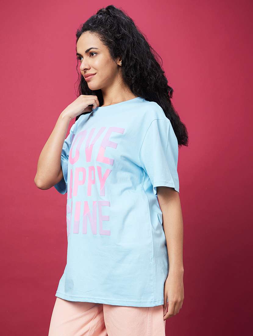 women's chest print crew neck t-shirt