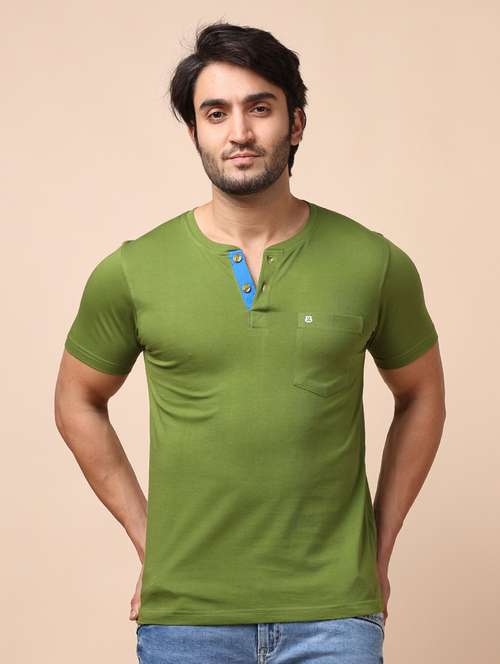 man solids t-shirt - 20601675 - Standard Image - 0