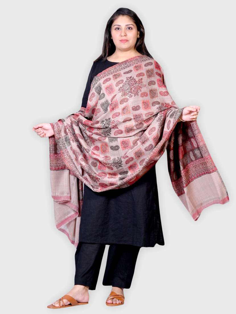 women self designed woolen shawl