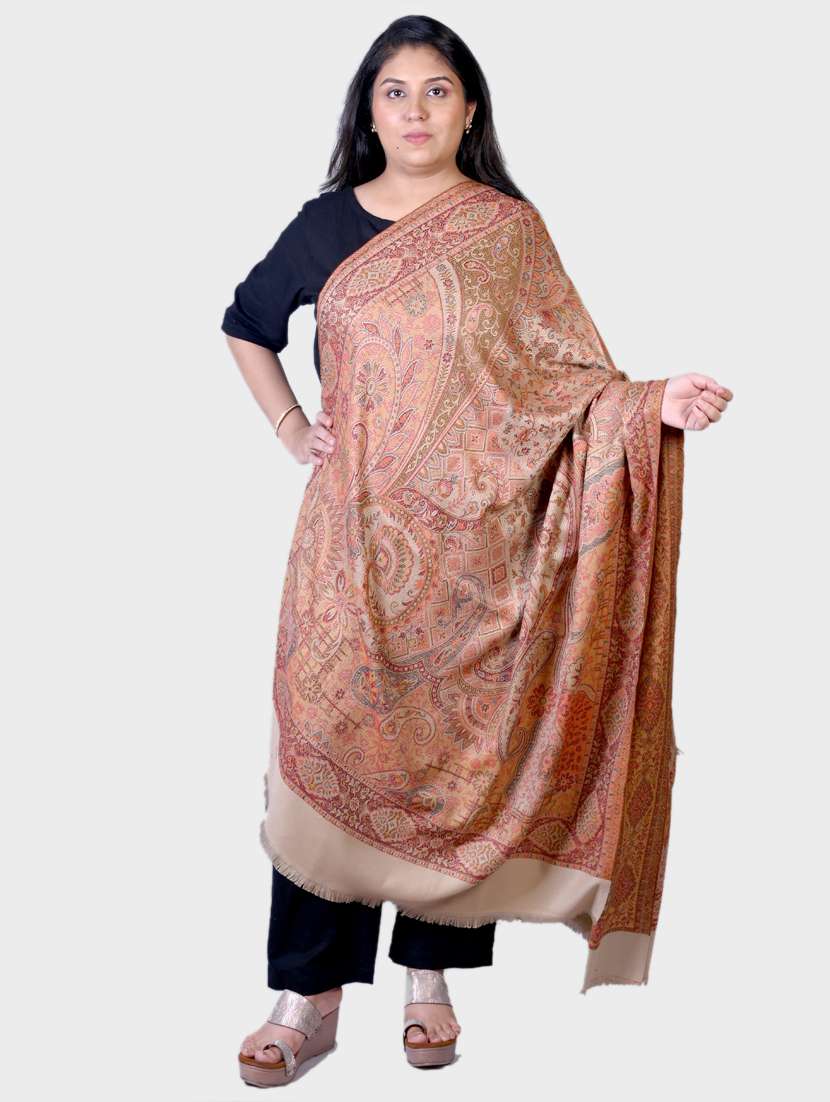 women self designed woolen shawl