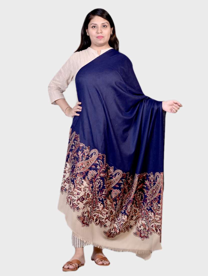women self designed woolen shawl