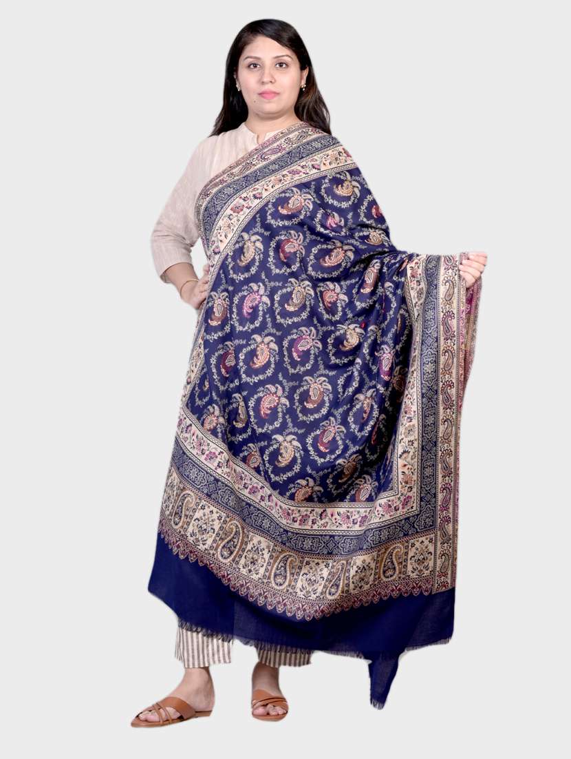 women self designed woolen shawl