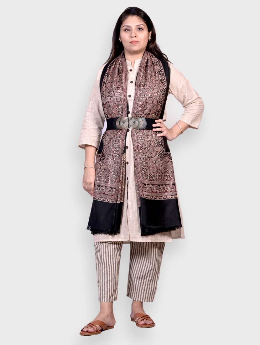 women self designed woolen shawl - 20605650 -  Standard Image - 1