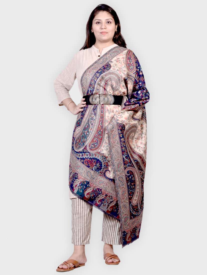women self designed woolen shawl