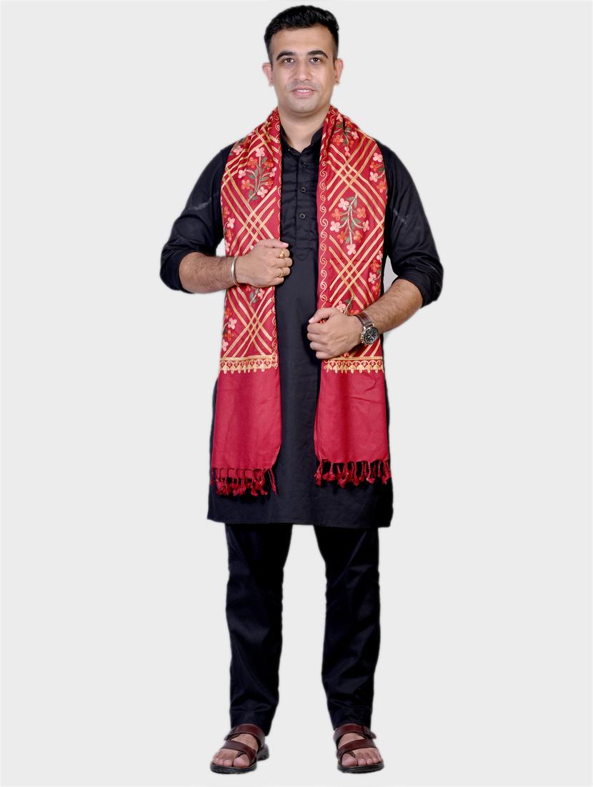unisex red embroidered wool stole - 20605953 - Zoom Image - 0
