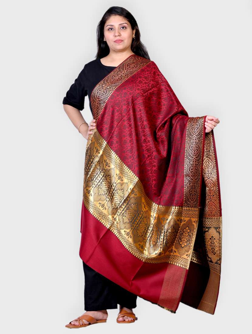 women self designed woolen shawl