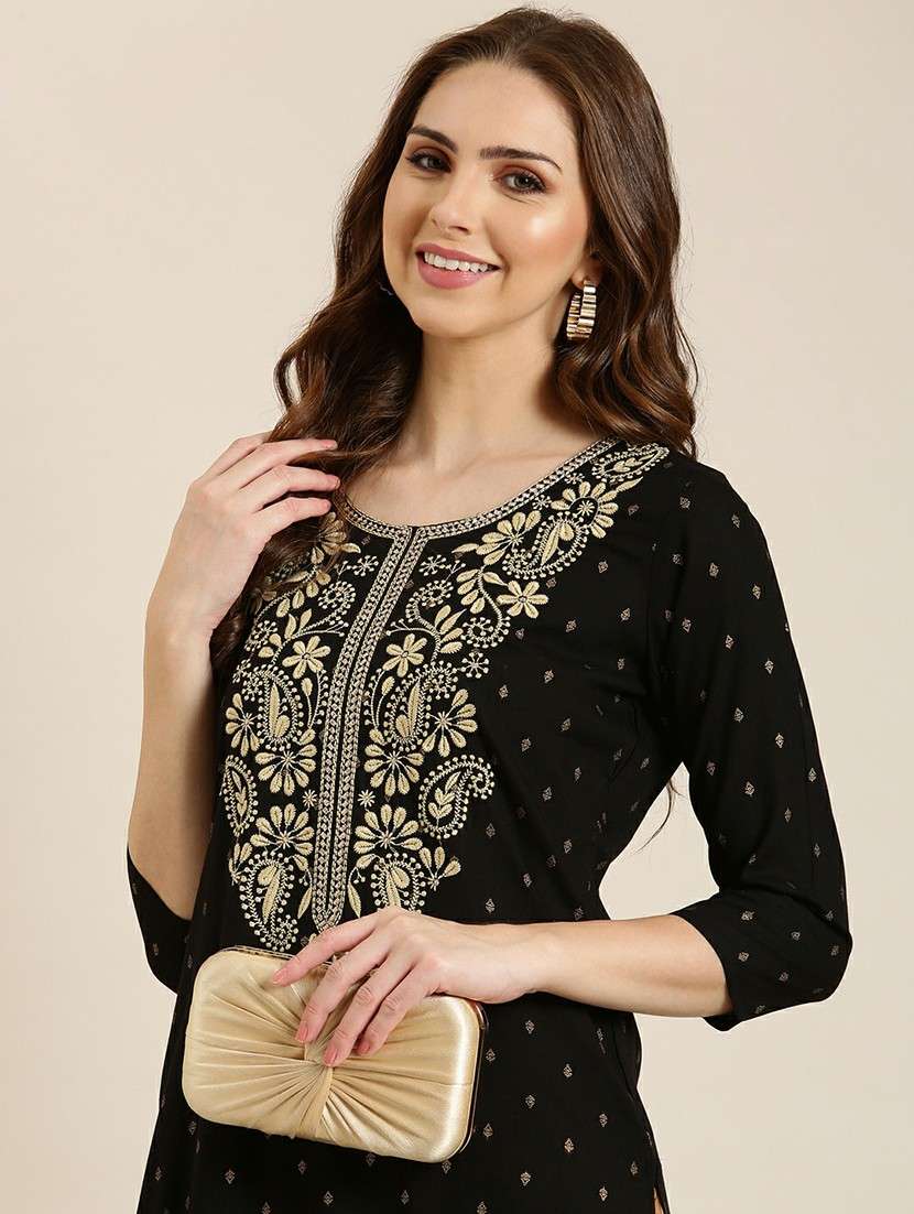 black embroidered straight kurta - 20610465 - Standard Image - 4