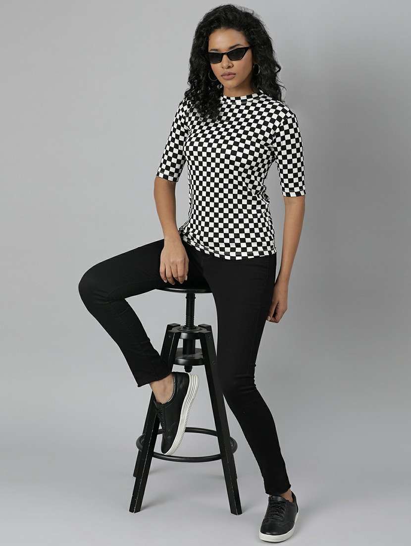 women black & white checkered t-shirt - 20612591 - Standard Image - 4