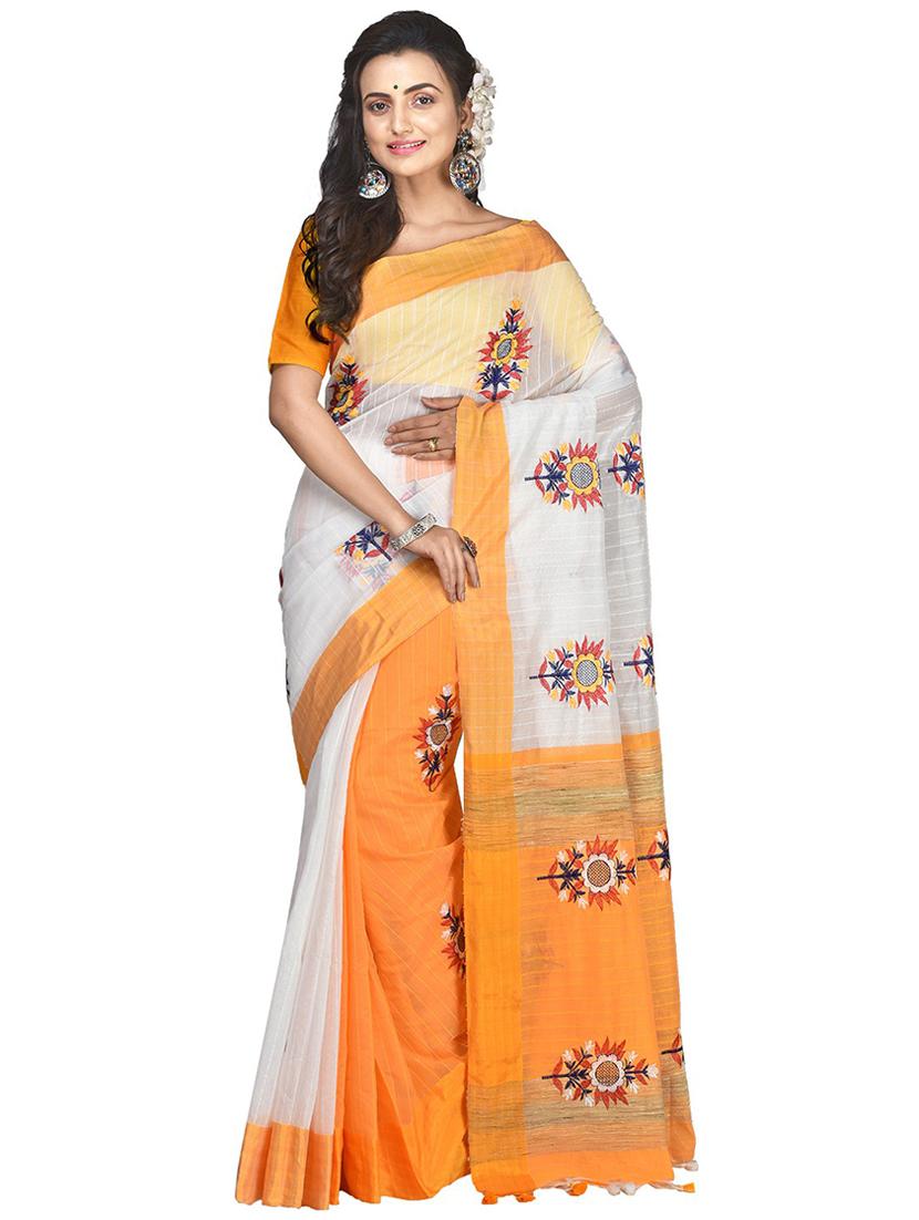 white self design handloom saree with blouse - 20613999 -  Zoom Image - 0