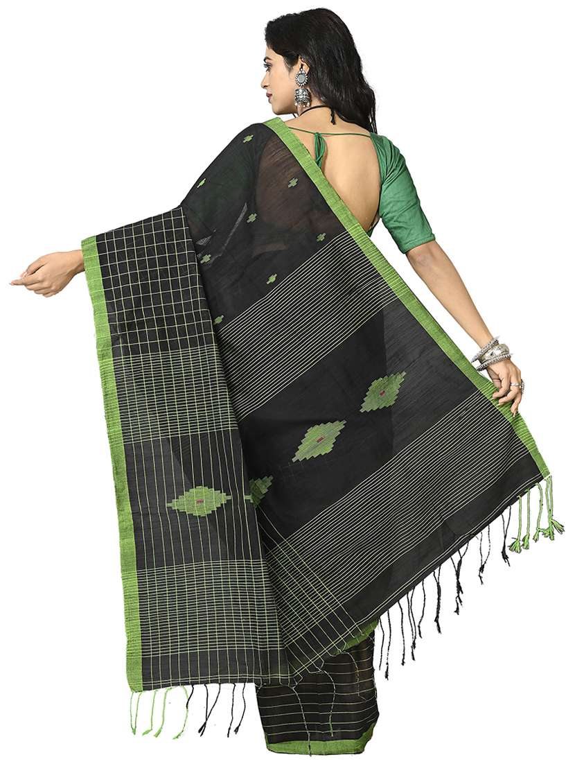 women black checks handloom saree with blouse - 20614101 -  Standard Image - 1
