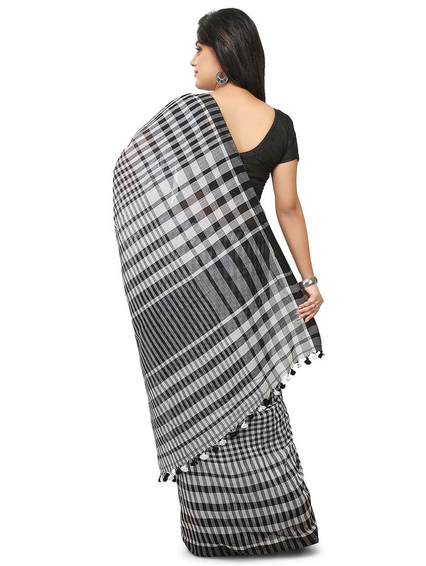 women black & white checks  handloom saree with blouse - 20614281 -  Standard Image - 1