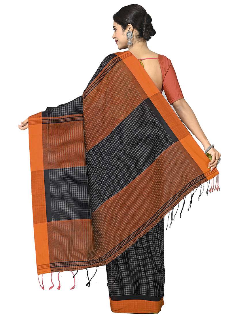 women black checks handloom saree with blouse - 20614430 - Standard Image - 1