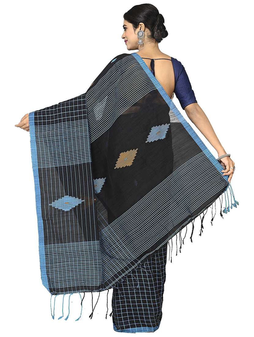 women black checks handloom saree with blouse - 20614431 -  Standard Image - 1