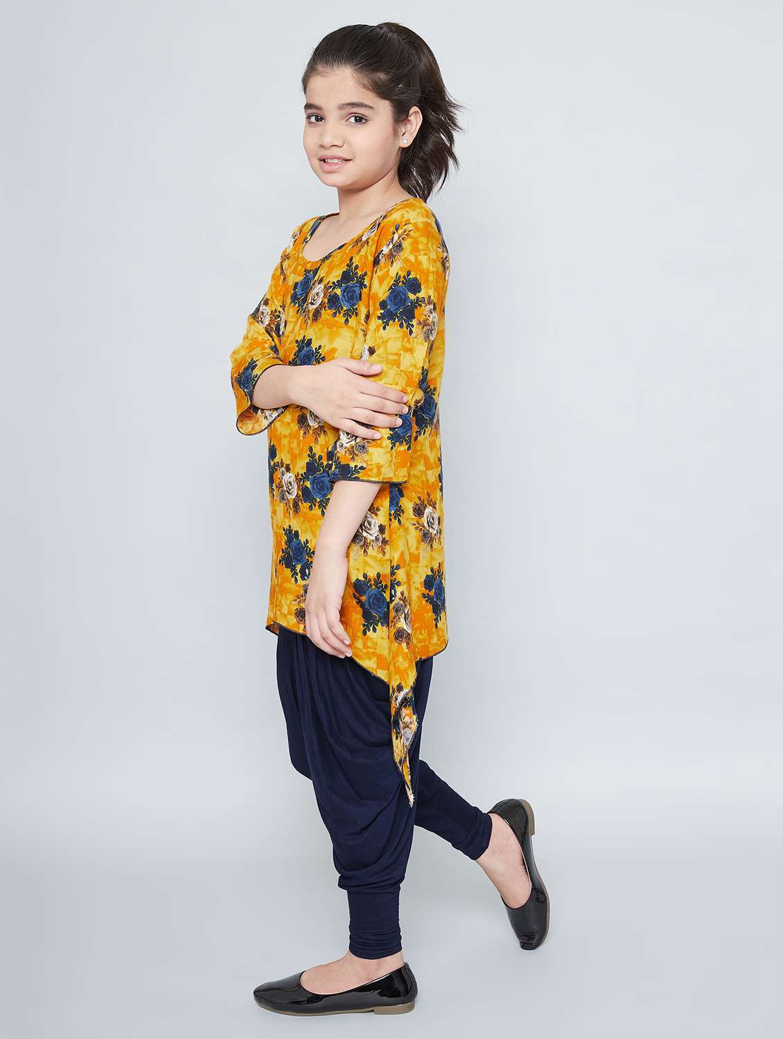 girls floral printed kurta salwar set - 20622757 -  Standard Image - 1