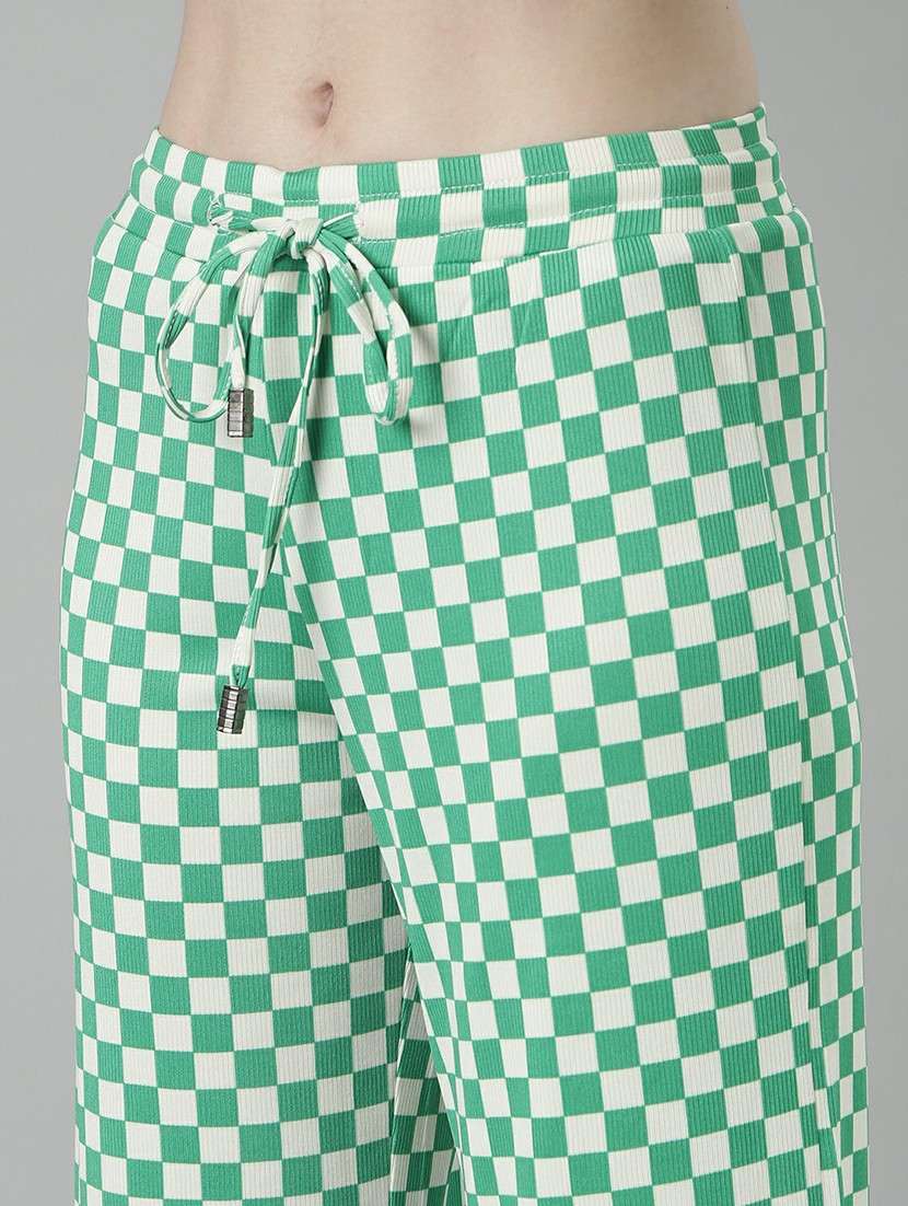 women checkered top and trouser set  - 20643983 -  Standard Image - 6