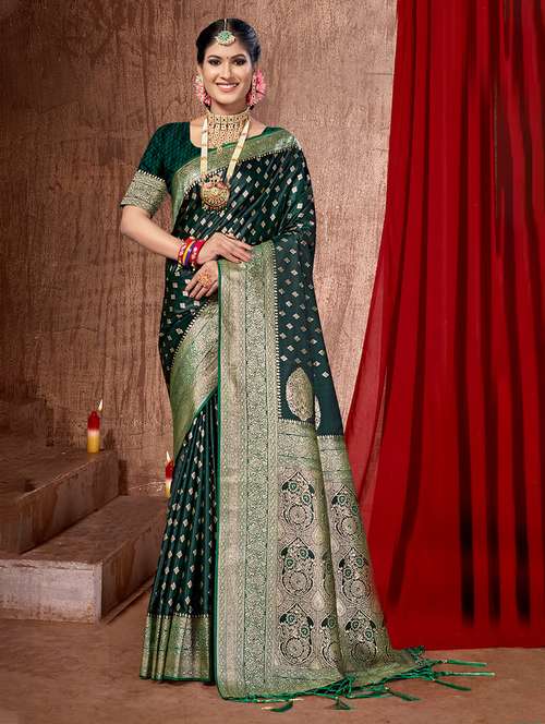 green self design banarasi saree with blouse - 20644141 - Standard Image - 0
