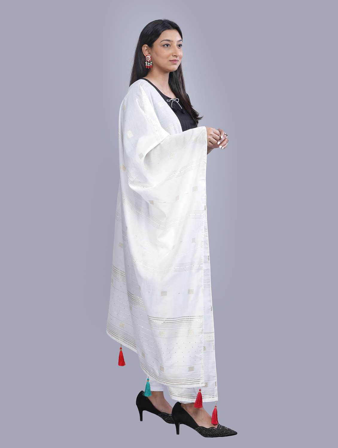 white self design dupatta - 20644719 - Standard Image - 1