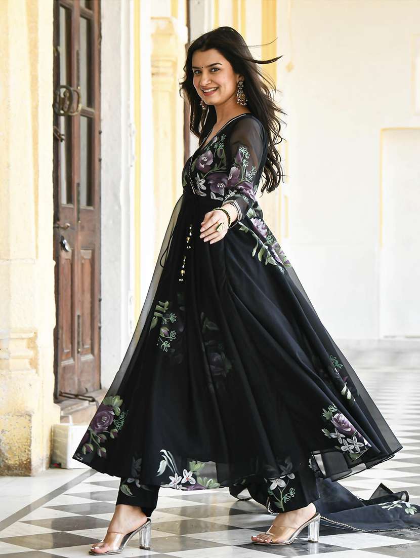 women black v neck kurta palazzo set with dupatta - 20645957 -  Standard Image - 1