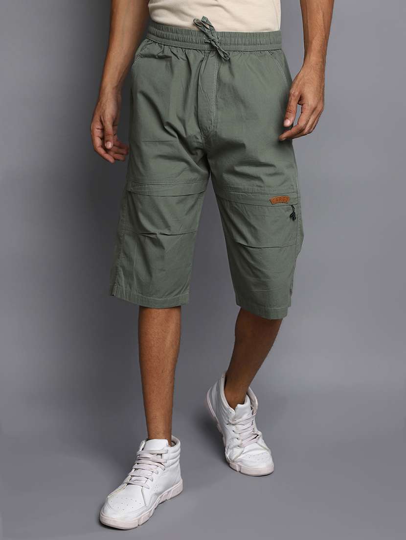 men mid rise solid cargo shorts