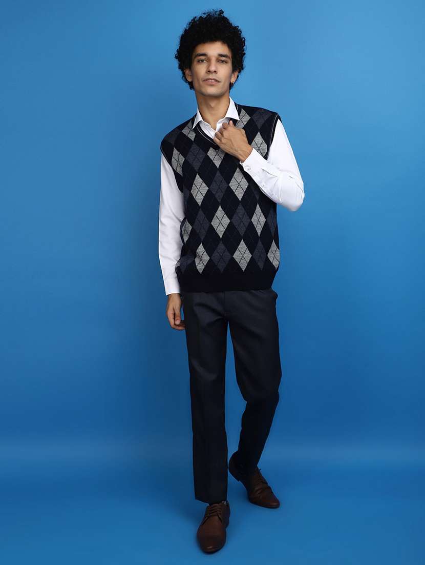 black self design geometric print sleeveless v-neck pullover - 20686849 -  Standard Image - 4