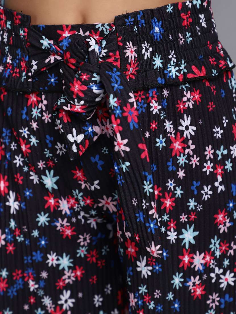 black floral printed palazzo - 20687985 -  Standard Image - 4