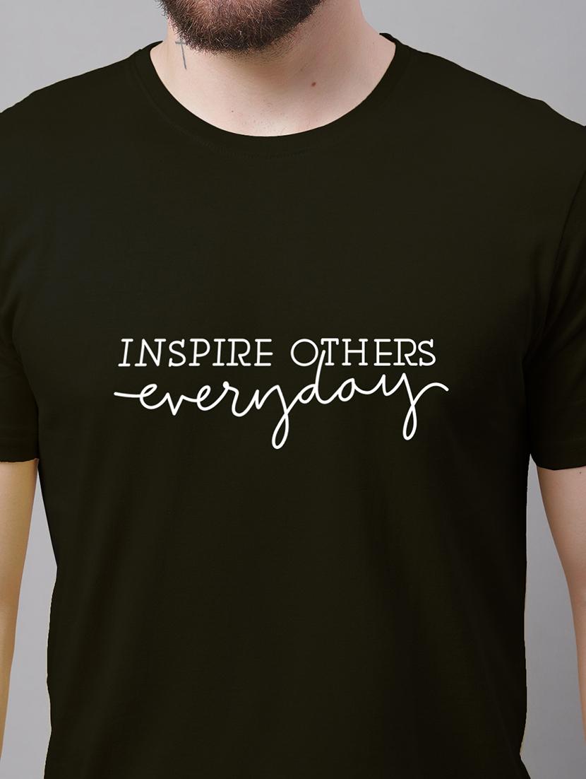 men black typographic round neck regular t-shirt - 20688118 - Standard Image - 4