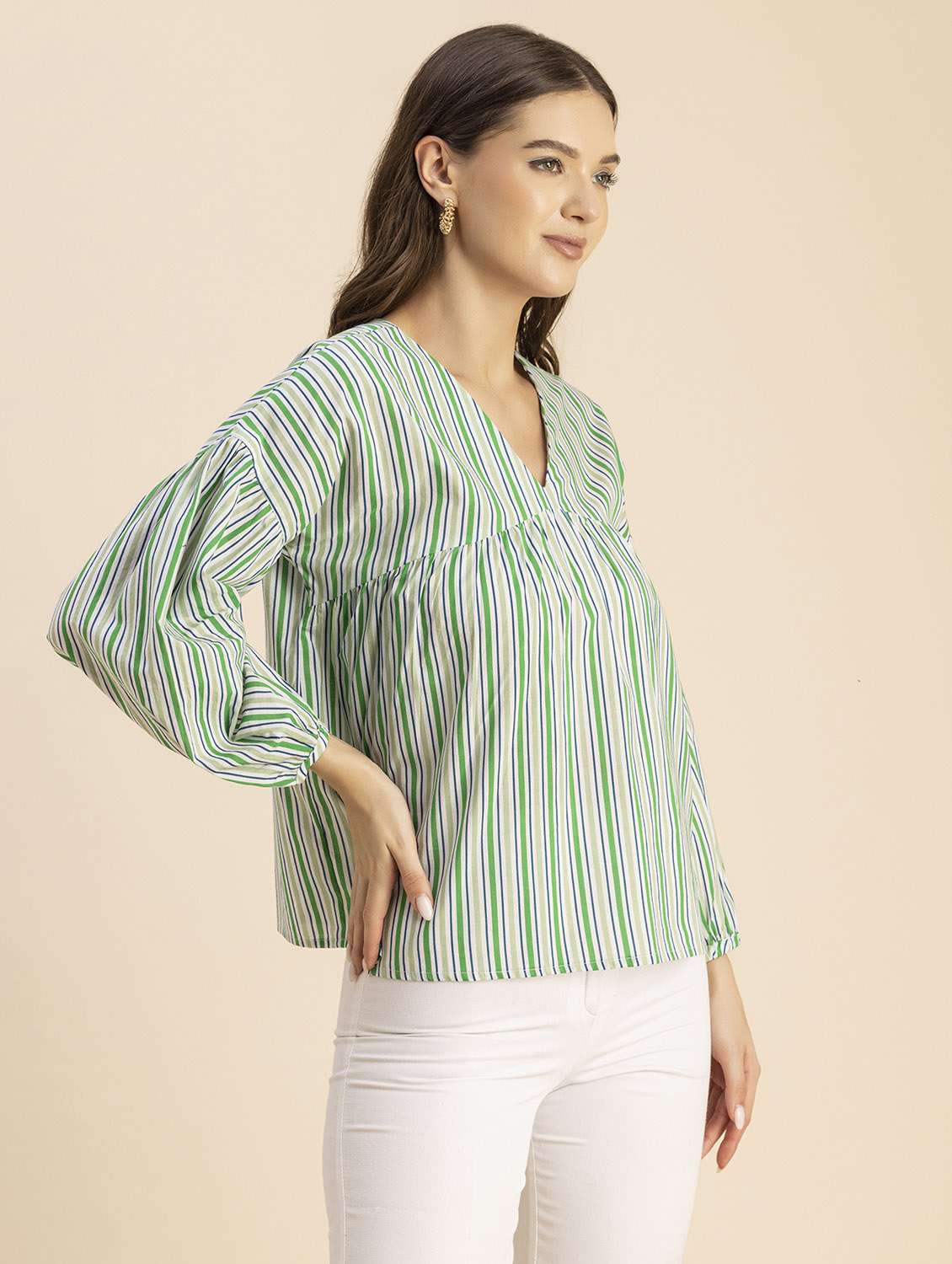 women striped long sleeves straight top - 20694641 -  Standard Image - 1