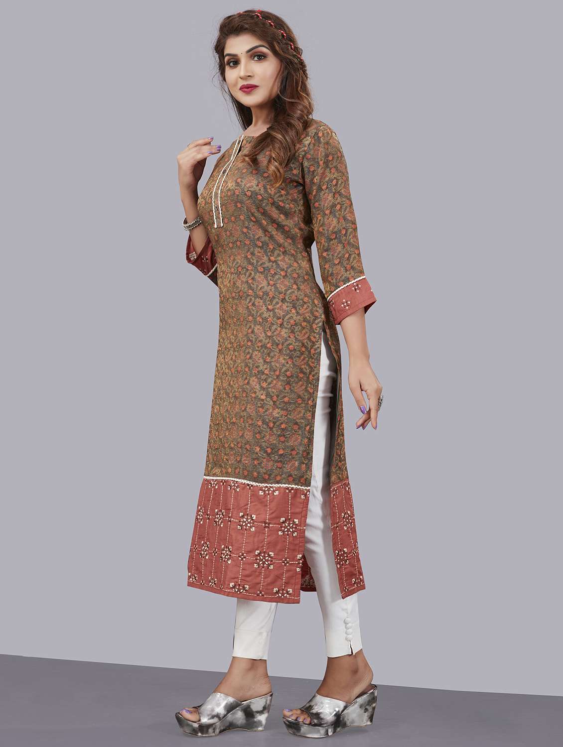 women round neck floral printed straight kurta - 20723908 -  Standard Image - 1