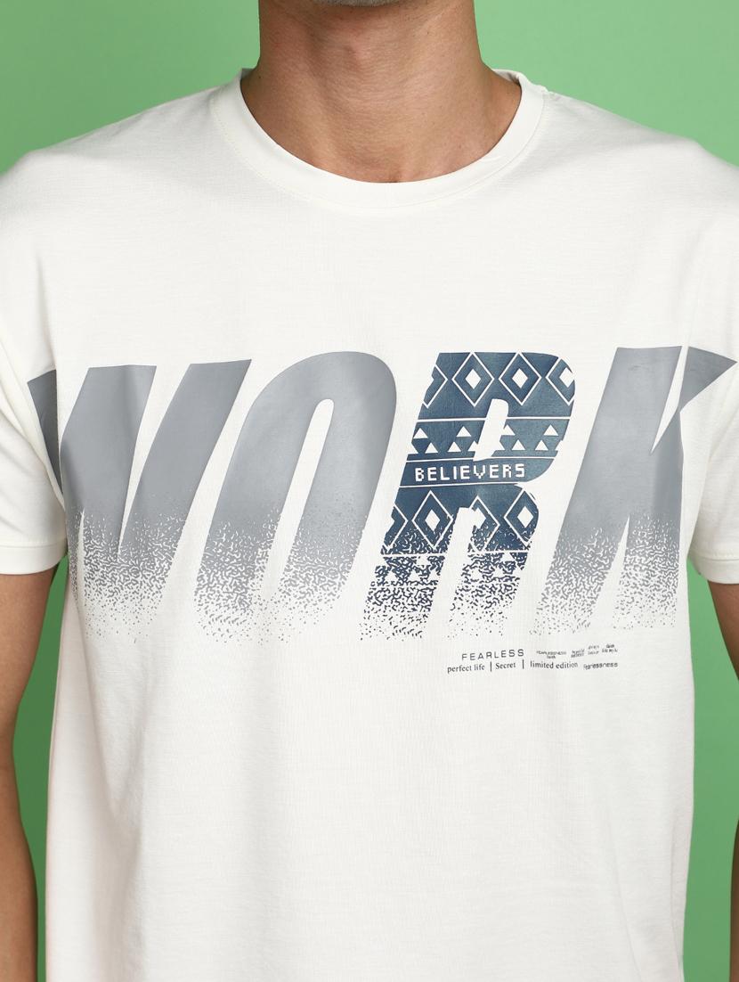 men round neck chest print t-shirt - 20728125 - Standard Image - 4