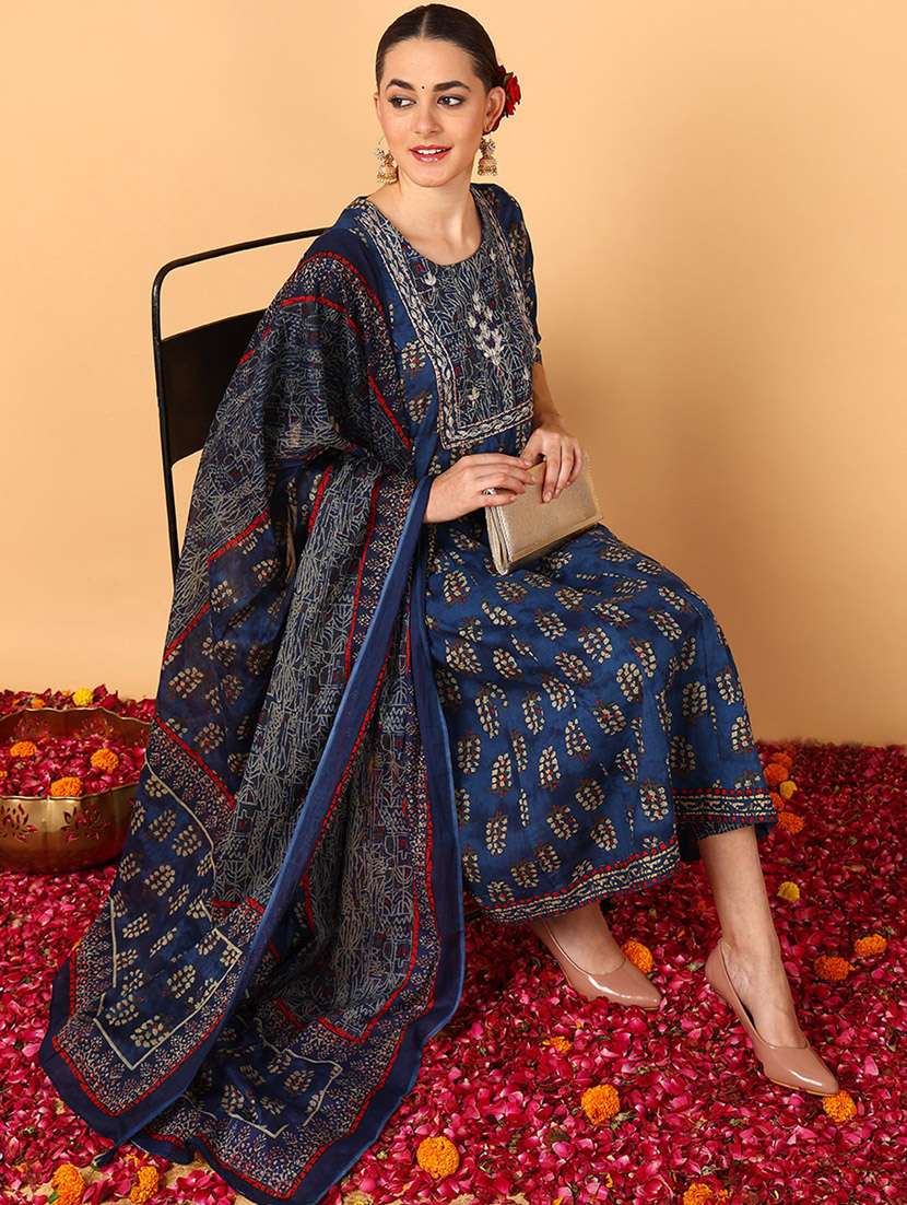 women kurta pant set with dupatta - 20729443 - Standard Image - 1