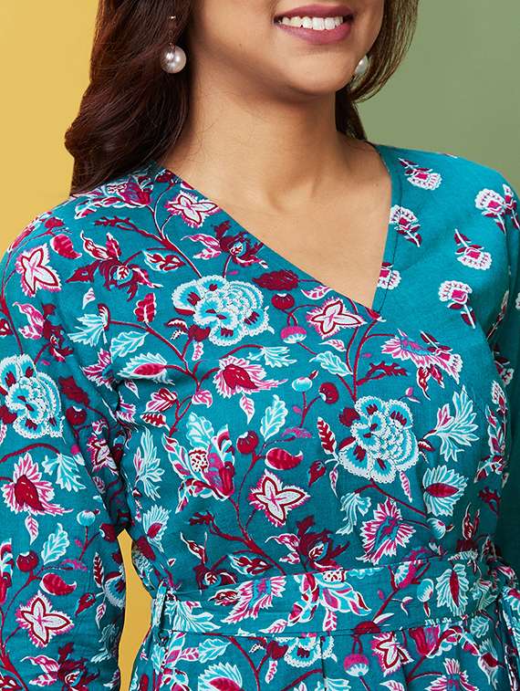 green floral printed a-line kurta - 20755945 -  Standard Image - 4