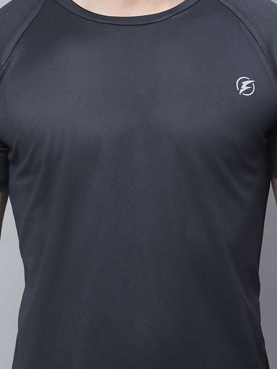 solid black polyester t-shirt - 20757324 - Standard Image - 4