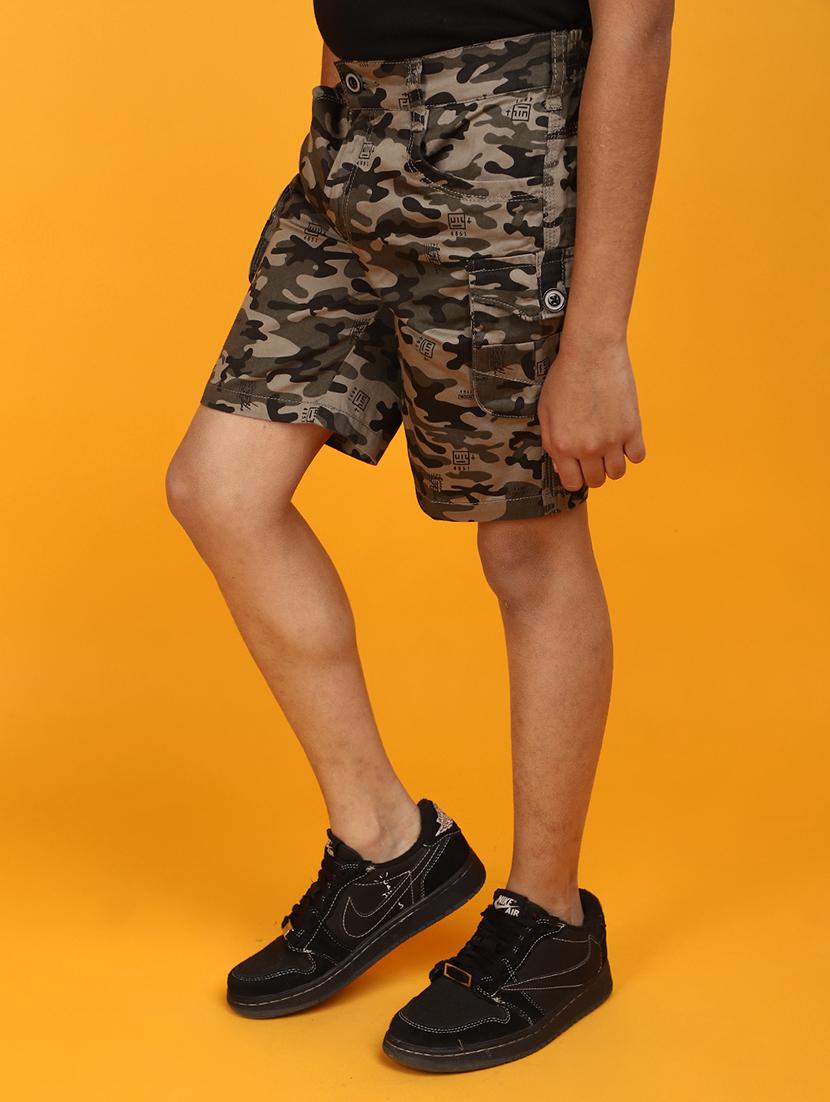 green camouflage print cotton shorts - 20764139 -  Standard Image - 1