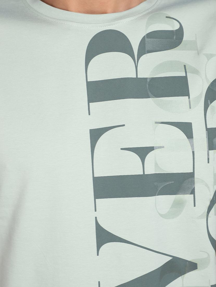 men round neck typographic print t-shirt - 20764177 - Standard Image - 4