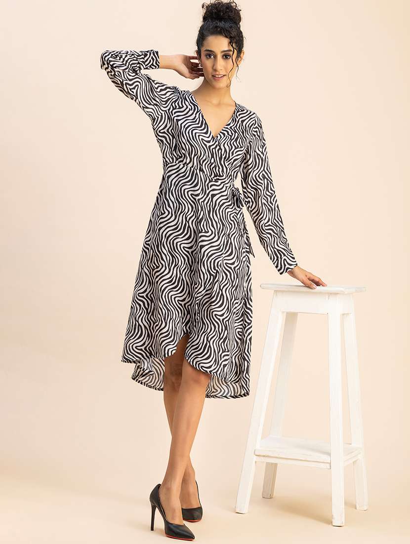 women animal print puff sleeves wrap dress - 20767764 -  Standard Image - 4