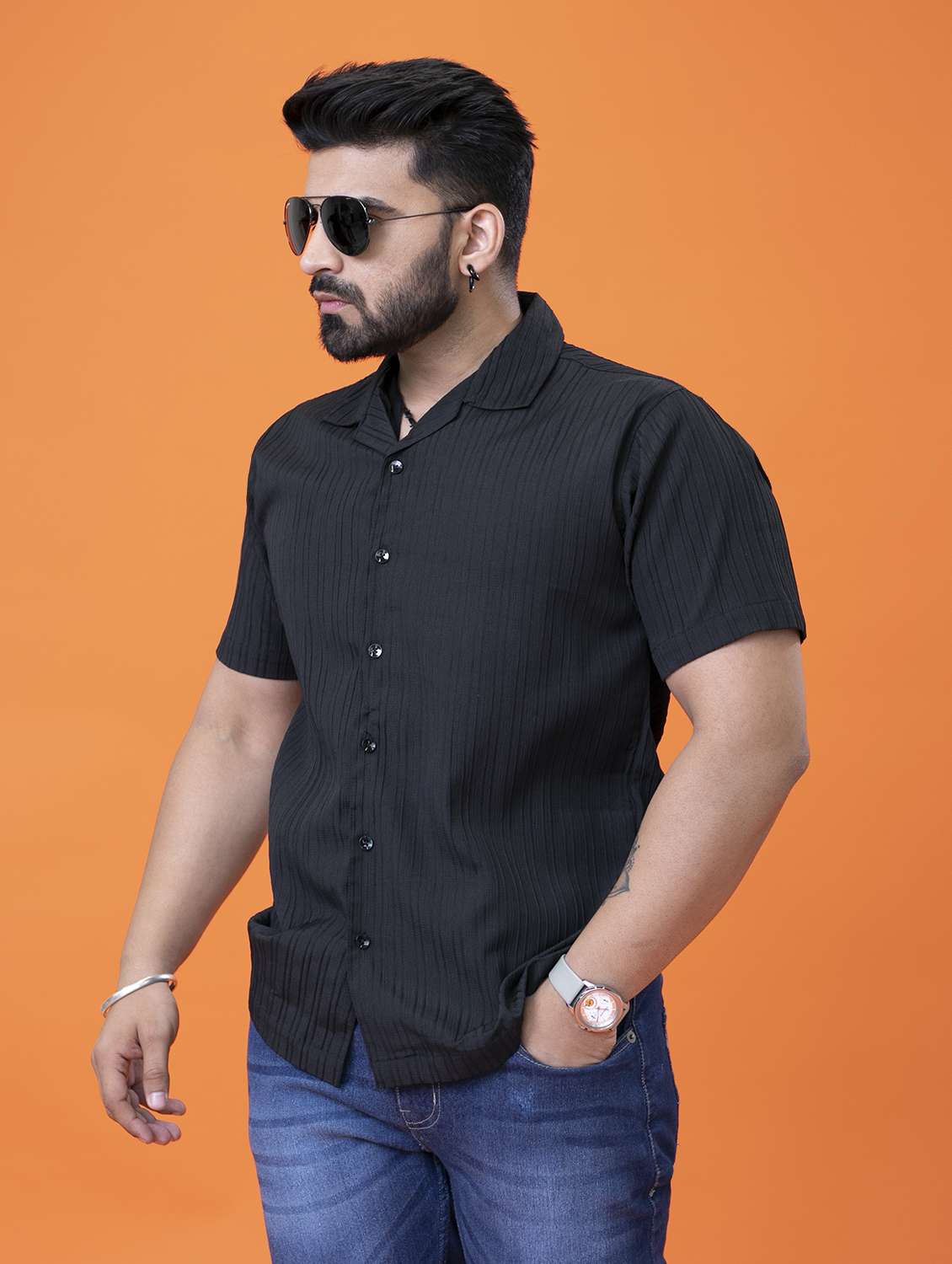 men black regular fit solid casual shirt