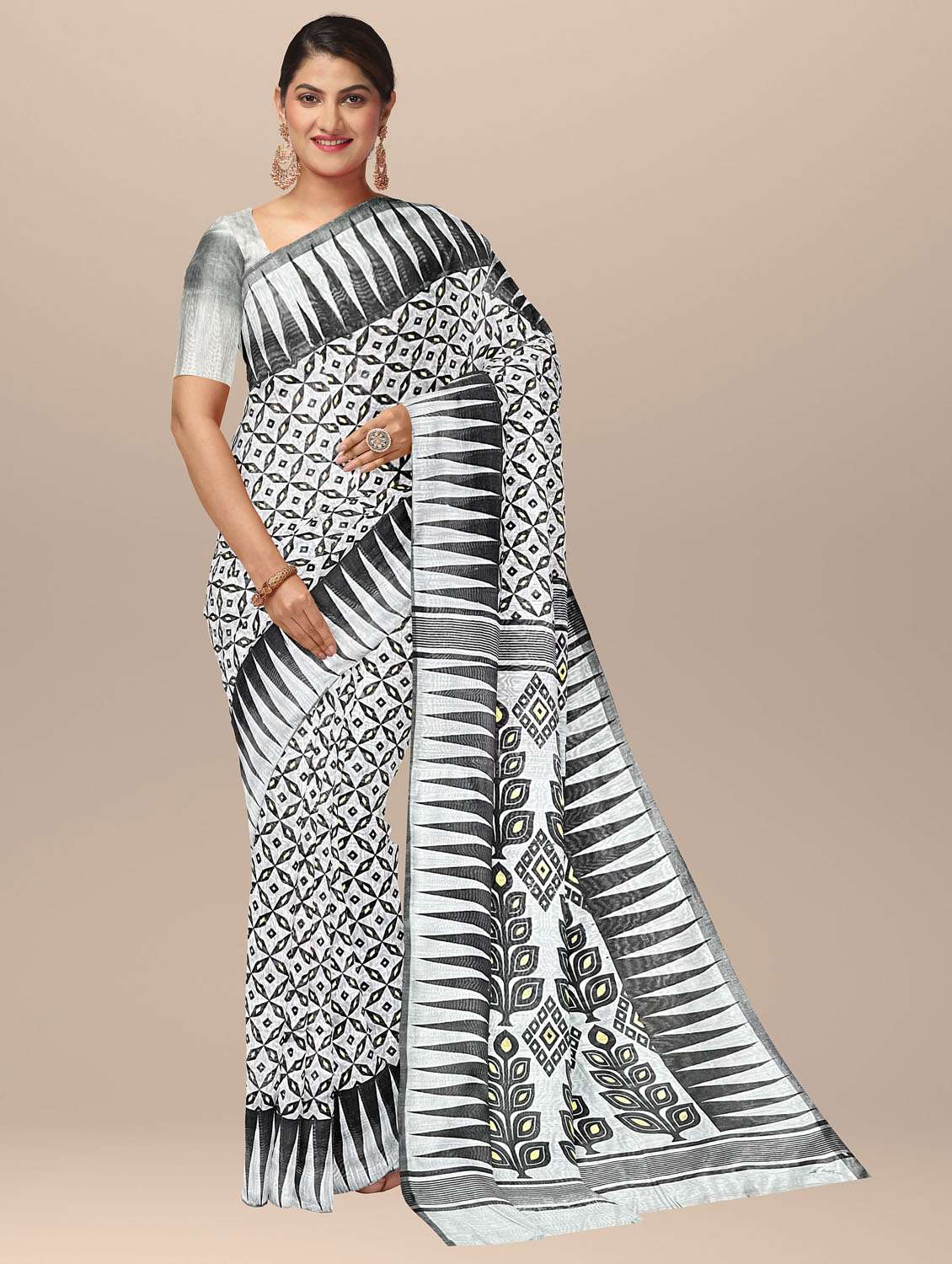 grey cotton handloom saree - 20794842 -  Zoom Image - 0